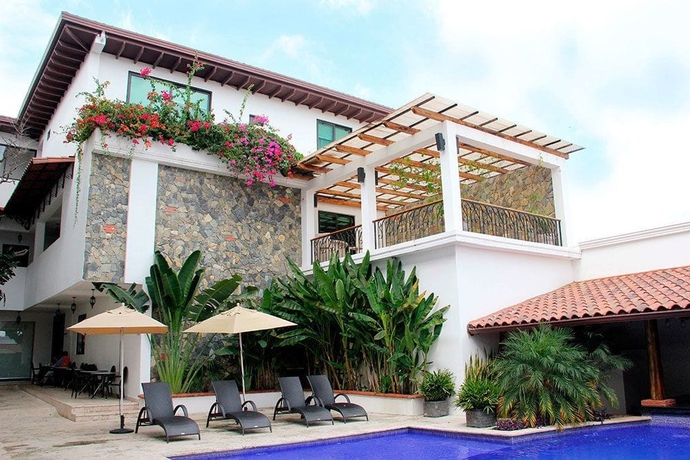 Imagen de los exteriores del Hotel Gran David. Foto 10