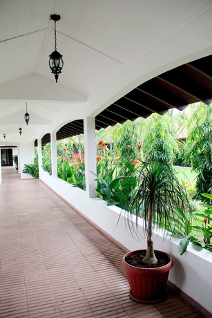 Imagen de los exteriores del Hotel Gran David. Foto 12