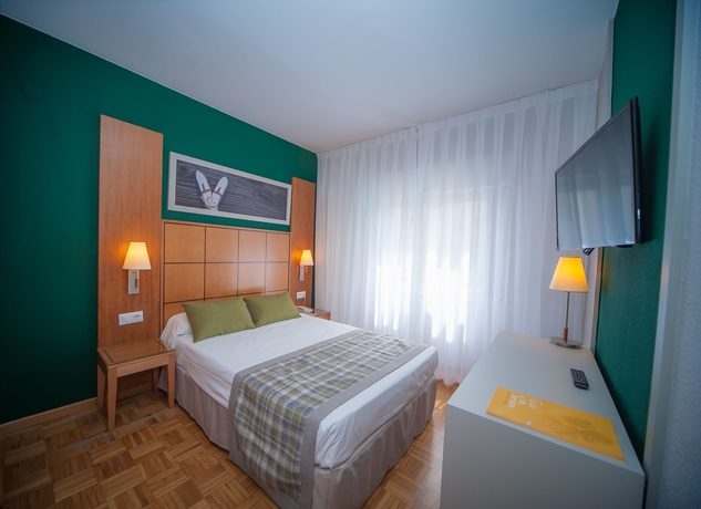 Imagen de la habitación del Hotel Gran De Jaca. Foto 4