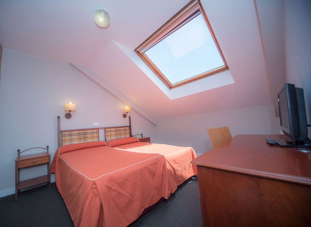 Imagen de la habitación del Hotel Gran De Jaca. Foto 7