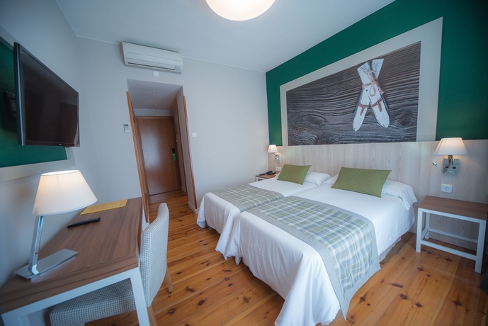 Imagen de la habitación del Hotel Gran De Jaca. Foto 8