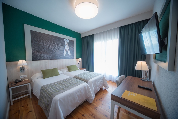 Imagen de la habitación del Hotel Gran De Jaca. Foto 9