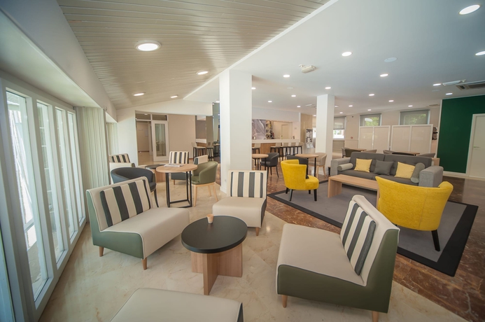 Imagen del bar/restaurante del Hotel Gran De Jaca. Foto 3