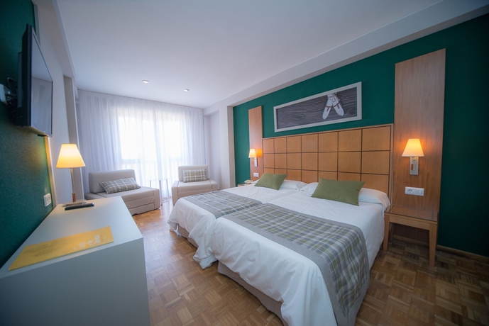 Imagen de la habitación del Hotel Gran De Jaca. Foto 12