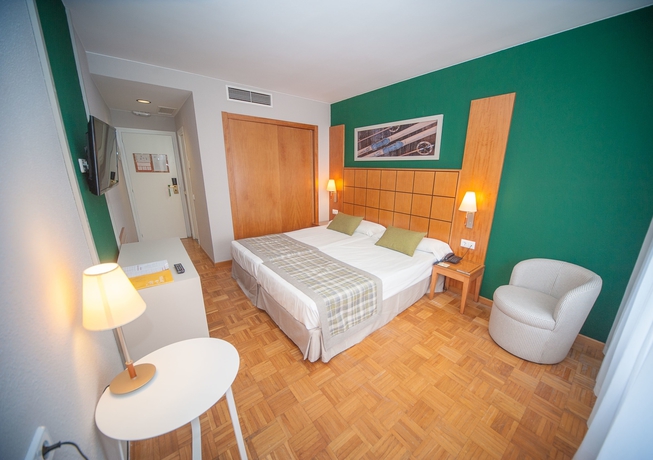 Imagen de la habitación del Hotel Gran De Jaca. Foto 15