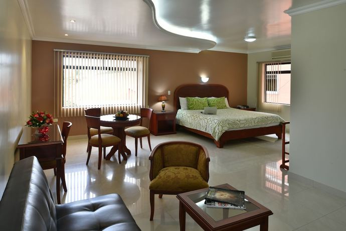 Imagen de la habitación del Hotel Gran De Lago El Coca. Foto 8