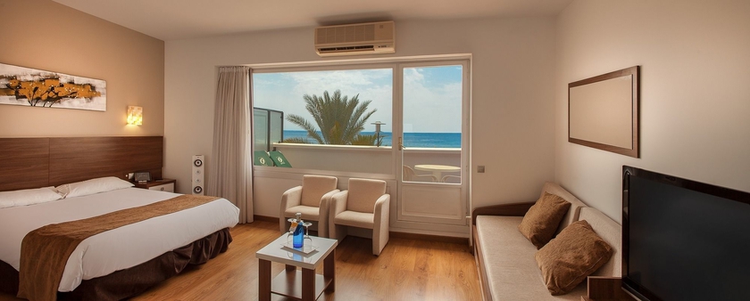 Imagen de los interiores del Hotel Gran Delfin. Foto 15