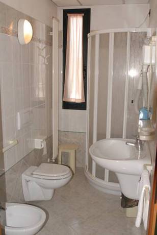 Imagen de la habitación del Hotel Gran Delta. Foto 6