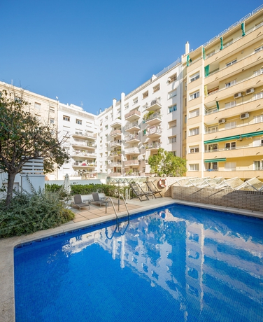 Imagen de la piscina del Hotel Gran Derby Suites Hotel, A Small Luxury Hotels Of The World. Foto 16