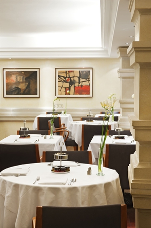 Imagen del bar/restaurante del Hotel Gran Derby Suites Hotel, A Small Luxury Hotels Of The World. Foto 6