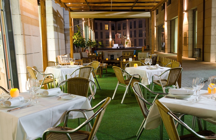 Imagen del bar/restaurante del Hotel Gran Don Manuel. Foto 4