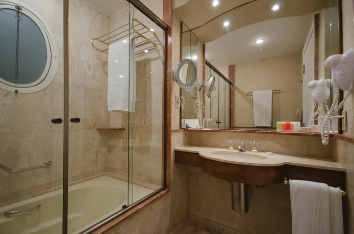 Imagen de la habitación del Hotel Gran Estanplaza Berrini. Foto 6