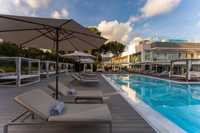 Imagen de la piscina del Hotel Gran Fornells Thalasso & Spa. Foto 18