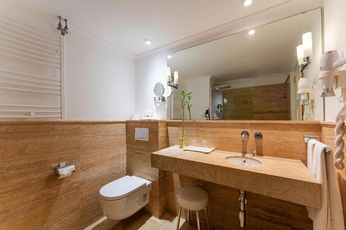 Imagen de la habitación del Hotel Gran Fornells Thalasso & Spa. Foto 9