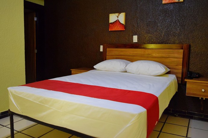 Imagen de la habitación del Hotel Gran Galerias Plaza. Foto 18