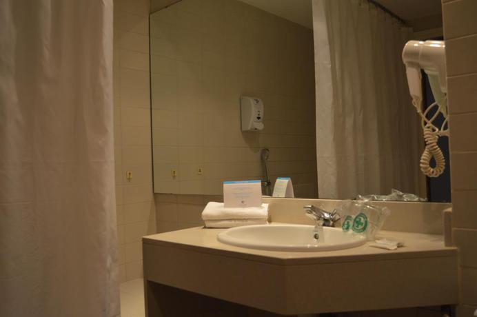 Imagen de la habitación del Hotel Gran Garbi. Foto 4