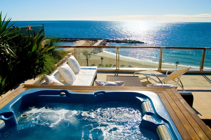 Imagen de la habitación del Hotel Gran Guadalpin Banus. Foto 4