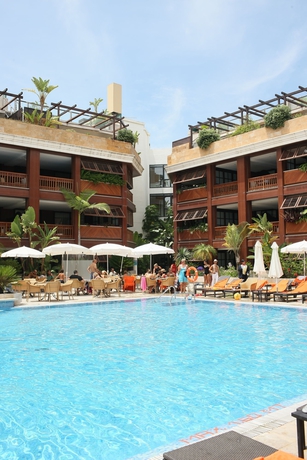 Imagen de la piscina del Hotel Gran Guadalpin Banus. Foto 12