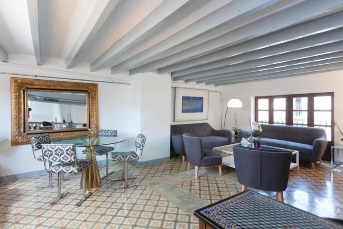 Imagen de los interiores del Hotel Gran H La Marina. Foto 8