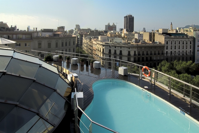 Imagen de la piscina del Hotel Gran Havana. Foto 13