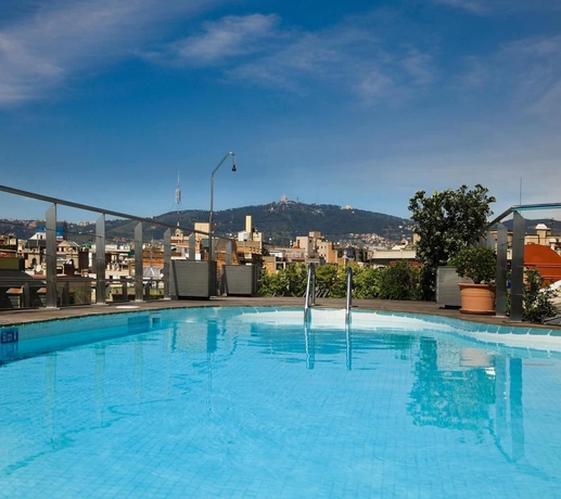 Imagen de la piscina del Hotel Gran Havana. Foto 14