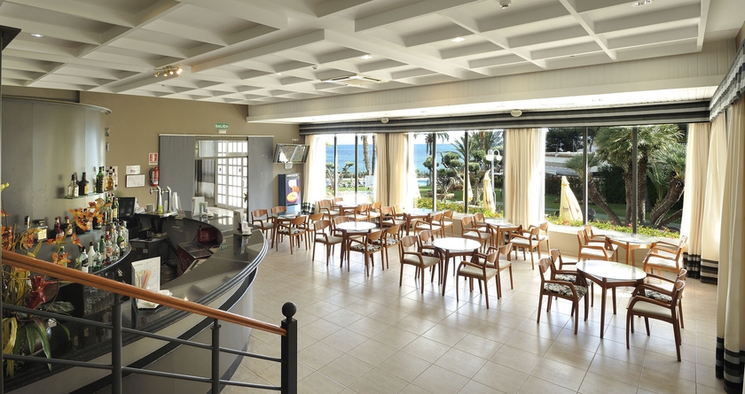 Imagen del bar/restaurante del Hotel Gran Hotel Las Fuentes. Foto 5