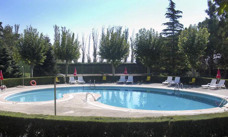 Imagen de la piscina del Hotel Gran Hotel Los Angeles. Foto 12