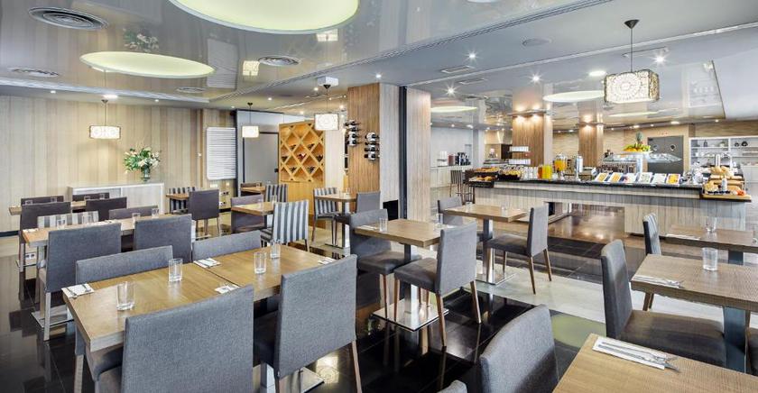 Imagen del bar/restaurante del Hotel Gran Hotel Luna de Granada. Foto 2