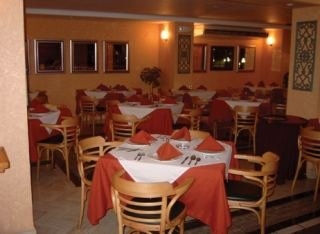 Imagen del bar/restaurante del Hotel Gran Hotel Sevilla. Foto 3