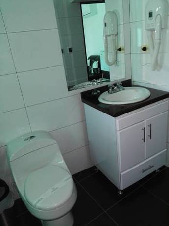 Imagen de la habitación del Hotel Gran Internacional Sanbara. Foto 2