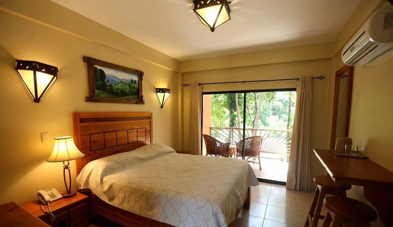 Imagen de la habitación del Hotel Gran Jimenoa. Foto 12