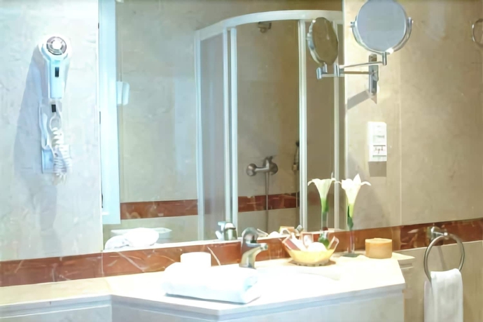 Imagen de la habitación del Hotel Gran Legazpi. Foto 9