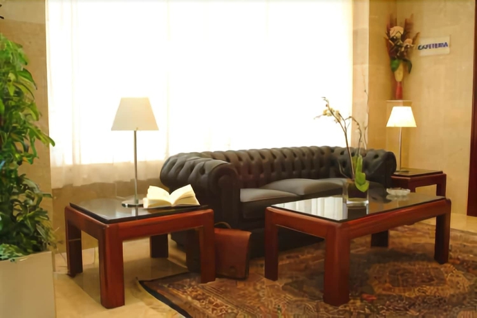 Imagen de los interiores del Hotel Gran Legazpi. Foto 17