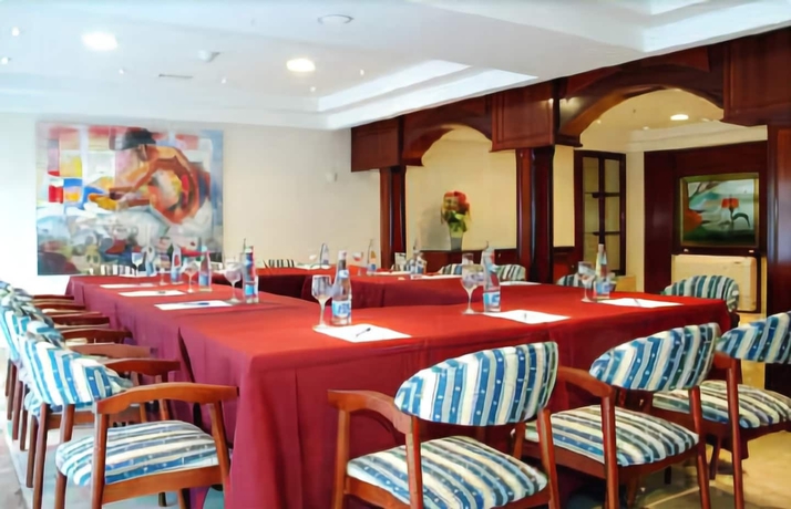 Imagen de los interiores del Hotel Gran Legazpi. Foto 18