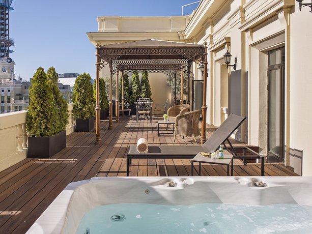 Imagen de la habitación del Hotel Gran Melia Fénix. Foto 3