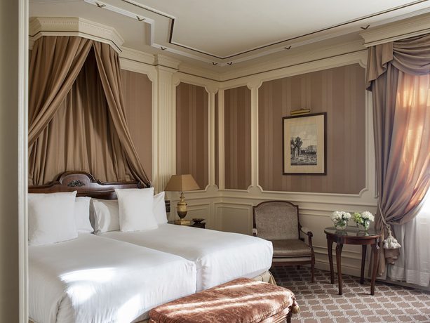 Imagen de la habitación del Hotel Gran Melia Fénix. Foto 8