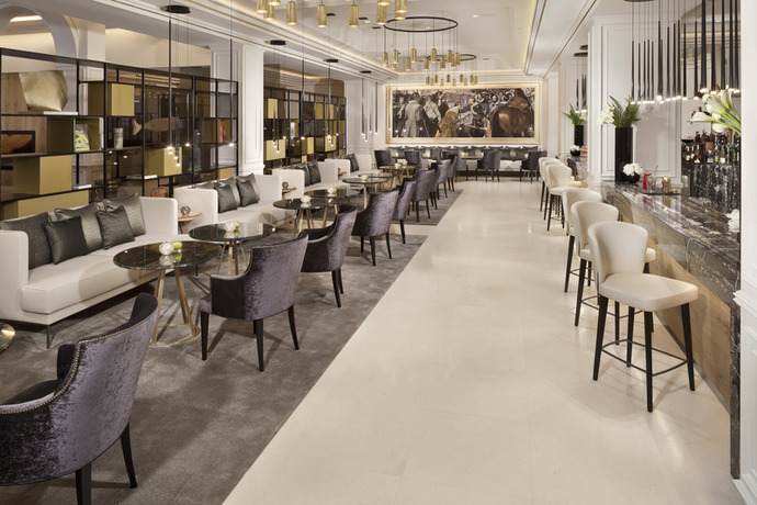 Imagen del bar/restaurante del Hotel Gran Melia Palacio de los Duques. Foto 7