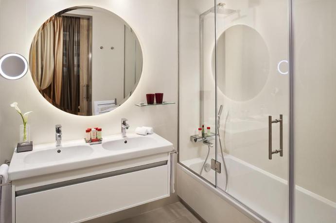 Imagen de la habitación del Hotel Gran Melia Palacio de los Duques. Foto 16