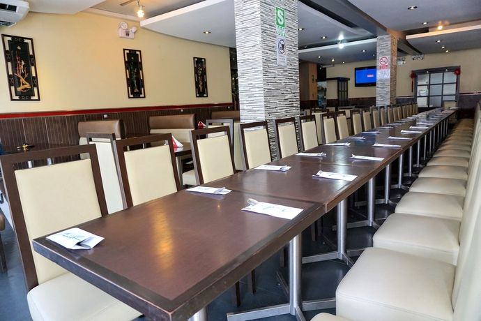 Imagen del bar/restaurante del Hotel Gran Mundo. Foto 4