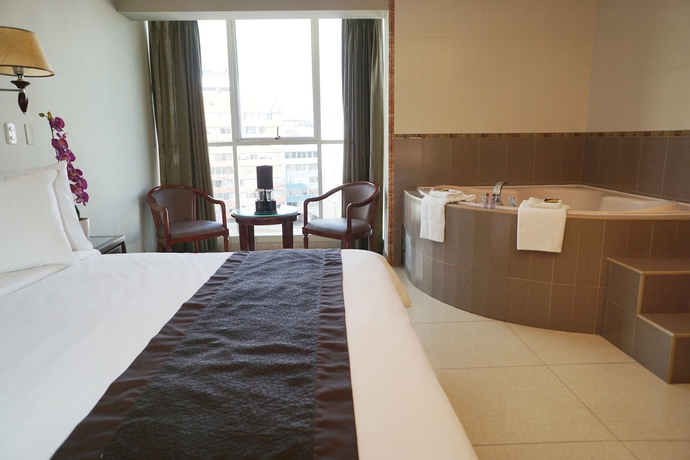 Imagen de la habitación del Hotel Gran Mundo. Foto 16