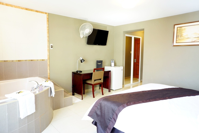 Imagen de la habitación del Hotel Gran Mundo. Foto 18