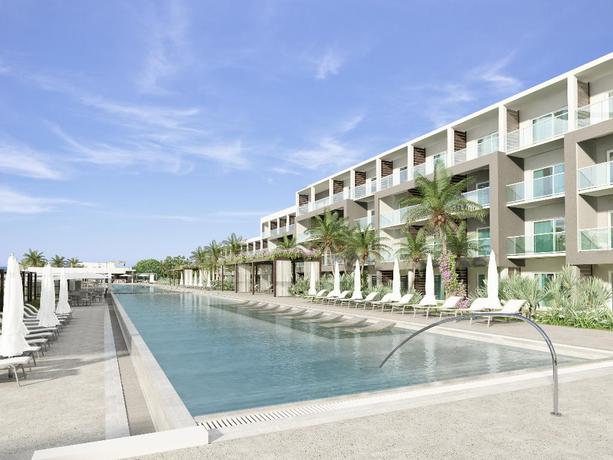 Imagen de la piscina del Hotel Gran Muthu Rainbow Hotel. Foto 20