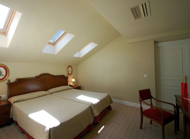Imagen de la habitación del Hotel Gran Pelayo. Foto 4