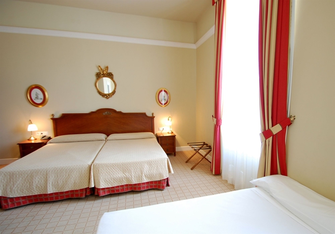 Imagen de la habitación del Hotel Gran Pelayo. Foto 8