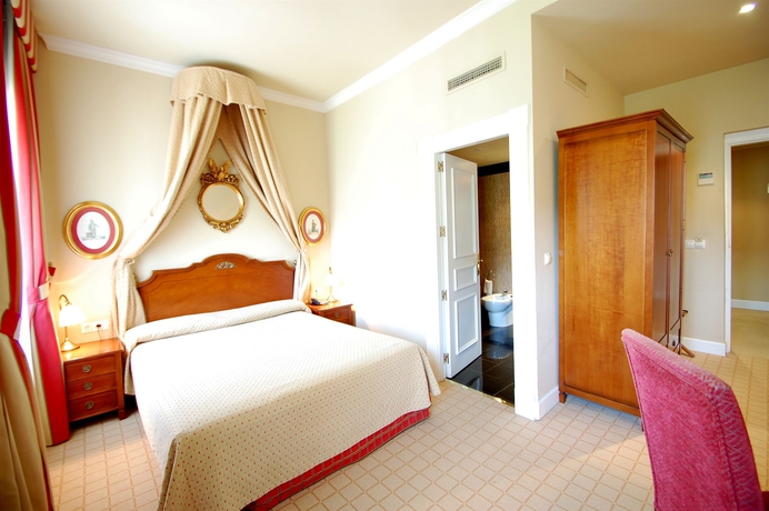 Imagen de la habitación del Hotel Gran Pelayo. Foto 10