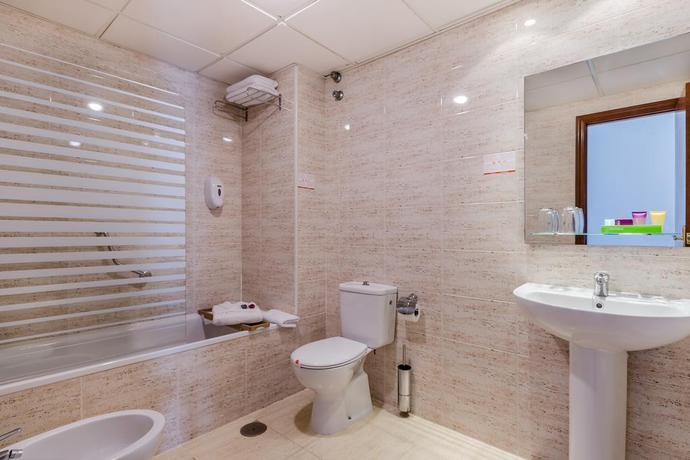 Imagen de la habitación del Hotel Gran Playa. Foto 11