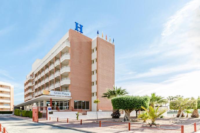 Imagen de los exteriores del Hotel Gran Playa. Foto 16