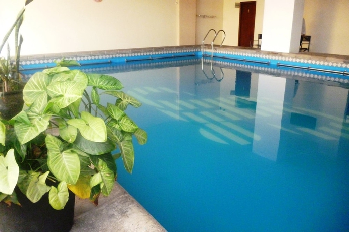 Imagen de la piscina del Hotel Gran Presidente. Foto 16