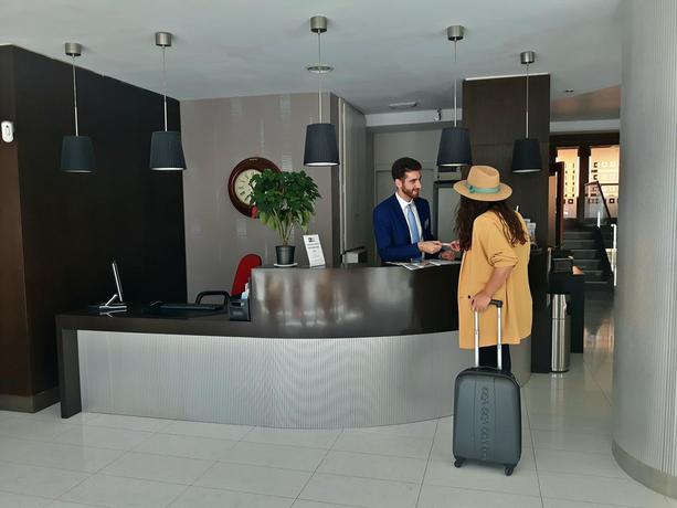 Imagen de los interiores del Hotel Gran Regente. Foto 17