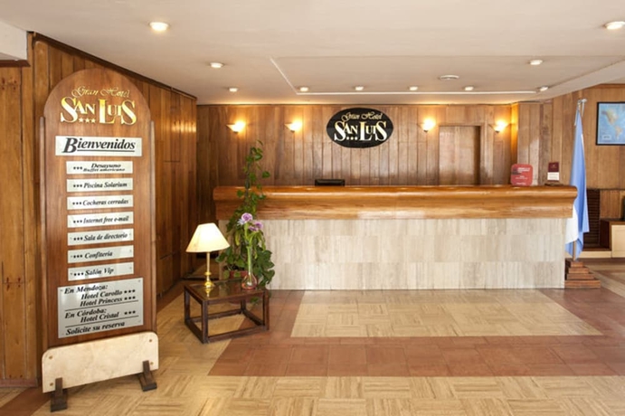 Imagen de los interiores del Hotel Gran San Luis. Foto 14